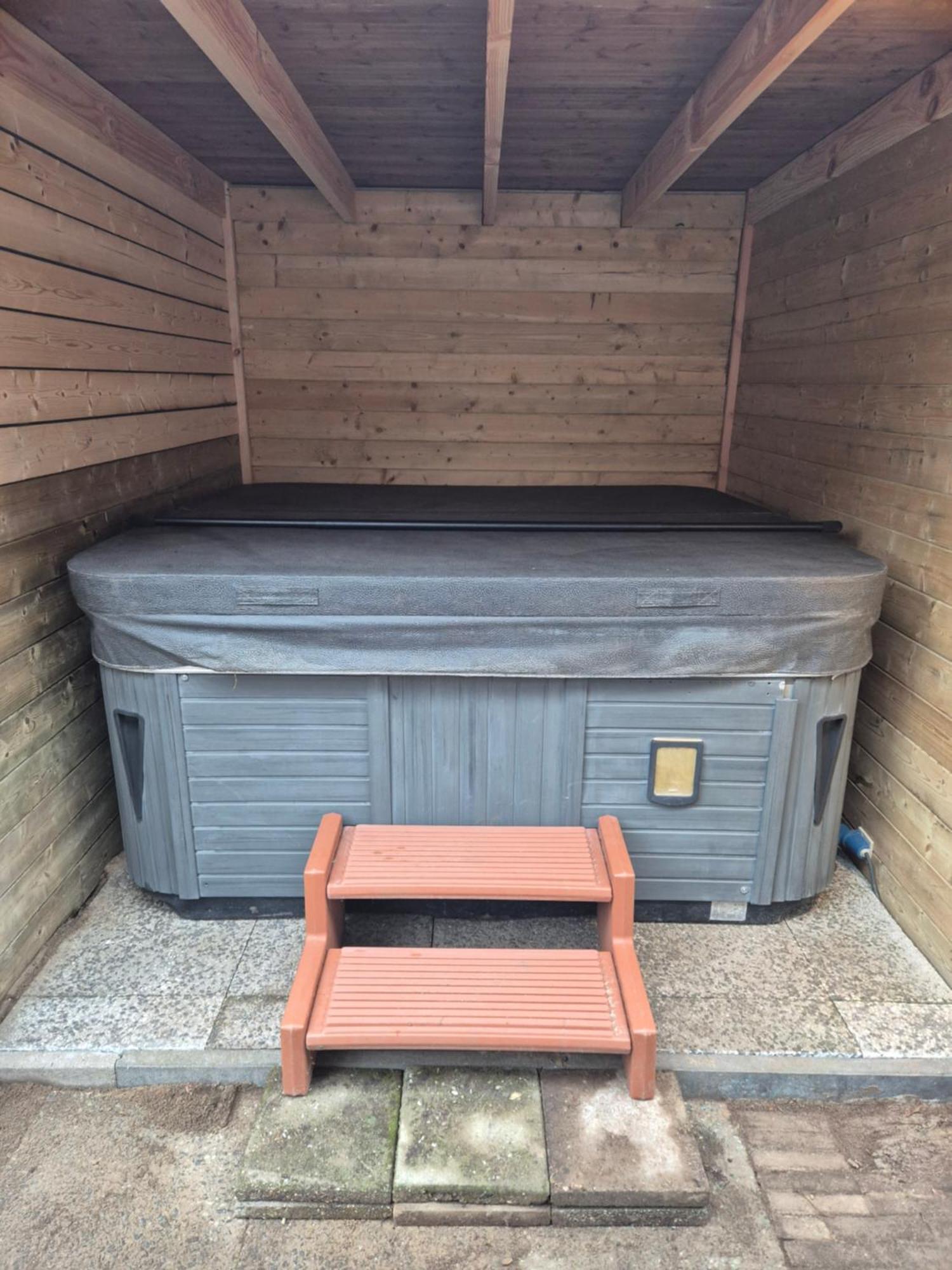 Luxe Boshuisje Met Prive Wellness & Jacuzzi Op De Veluwe Ermelo Eksteriør billede