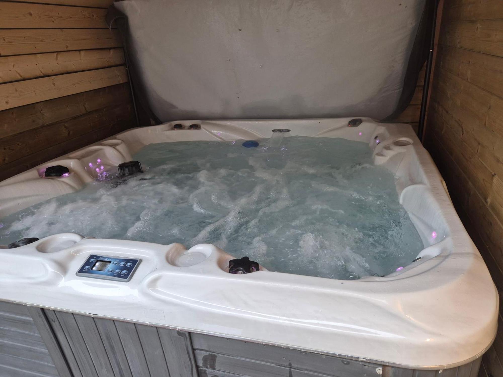 Luxe Boshuisje Met Prive Wellness & Jacuzzi Op De Veluwe Ermelo Eksteriør billede